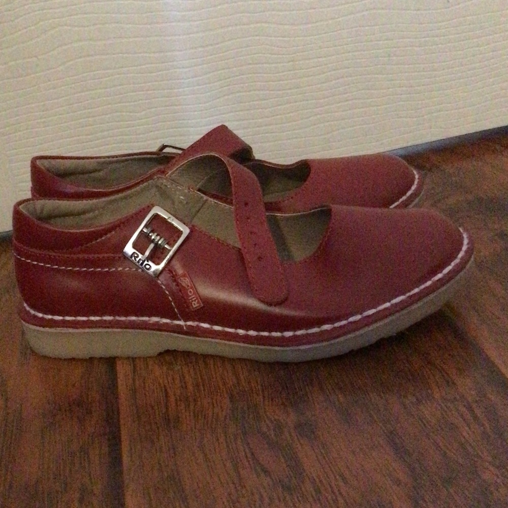 Dress shoes.
